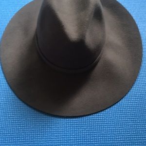Floppy wool hat